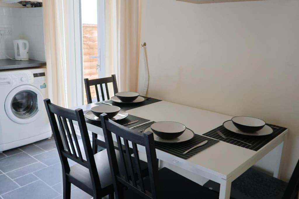 Apartment Modern 2 Bed With Parking Watford (Hertfordshire)
